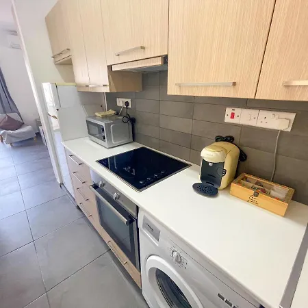 High Speed Апартаменти Ларнака